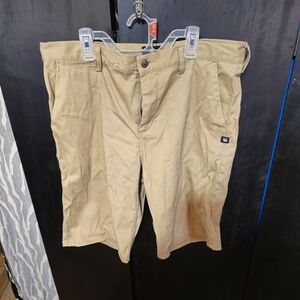 ❤️ GUC Mens Size 32 DC Tan Shorts